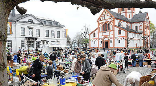 Kirchplatzflohmarkt