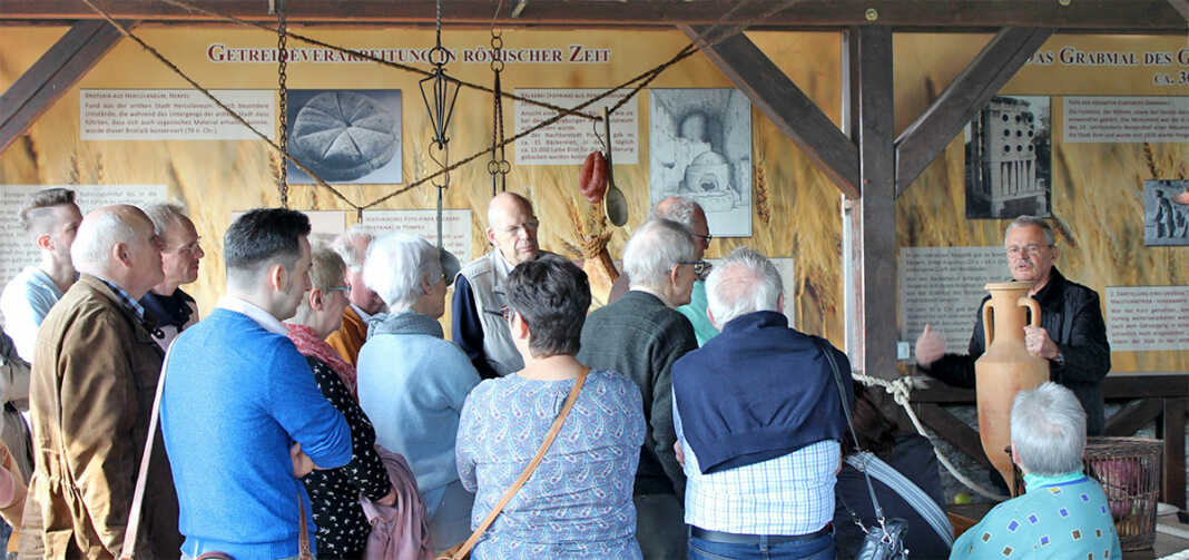 Sinziger Denkmalverein besucht das Erlebnismuseum „Römerwelt“ in Rheinbrohl