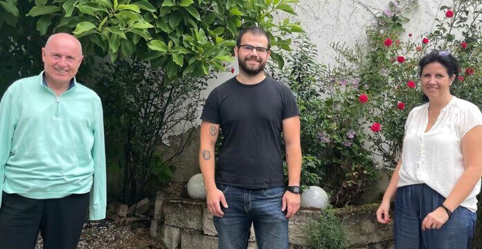 Susanne Rausch-Preisler und Ulrich van Bebber mit Bundestagskandidaten Jannick Simon (Mitte)