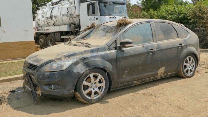 Auto mit Hochwasserschaden