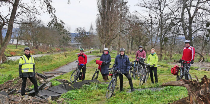 Die Teilenehmer von der Rheinscheine beim Treffen zur Fahrraddemo am 4. Dezember. Foto: privat