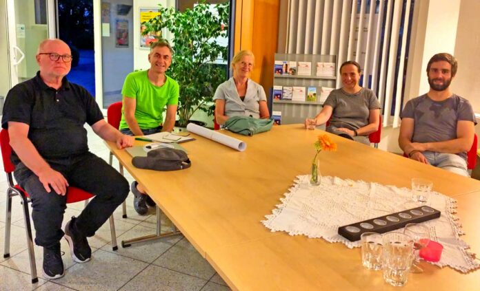 Im Vorgespräch mit Mechthild Budde und Matthias Breda von der Initiative eCB-KreisAhrweiler und der Vorstandsdoppelspitze (Stefani Jürries und Tim Schäfer) sowie Hausherr und Beisitzer Oliver Diehl.