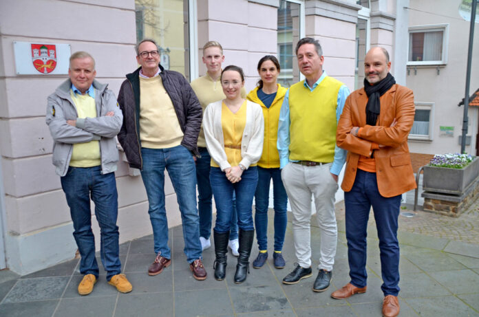 Liberale lehnen die flächendeckende Ausweisung von Tempo 30 im Stadtgebiet Remagen ab (von links): Marc-Andreas Giermann, Jens Huhn, Dennis Trütgen, Oxana Iose, Christina Steinhausen, Stefan Stenzel und Tim Zieger.