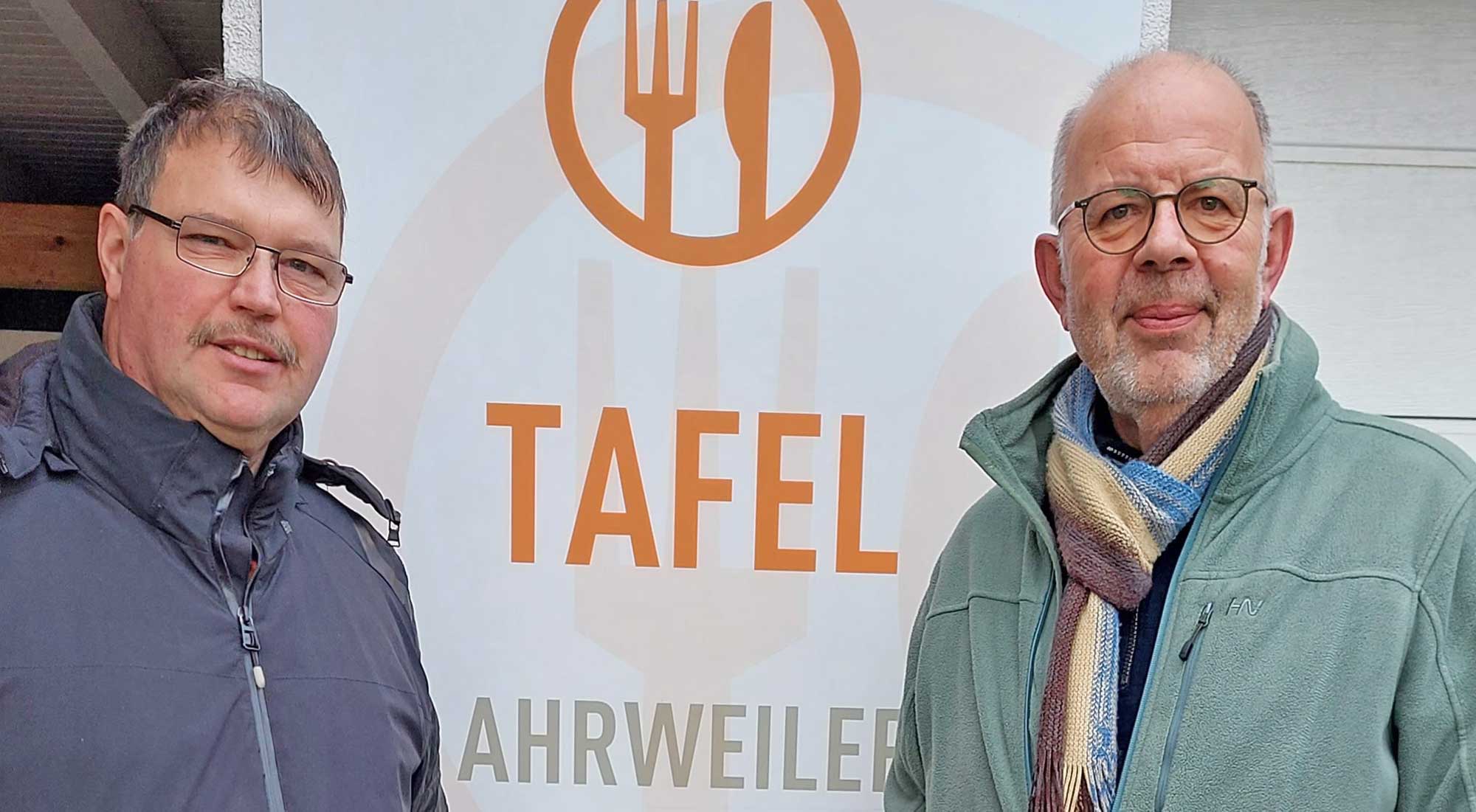 Schülerinnen und Schüler der Boeselager Realschule spenden der Tafel 150 Euro