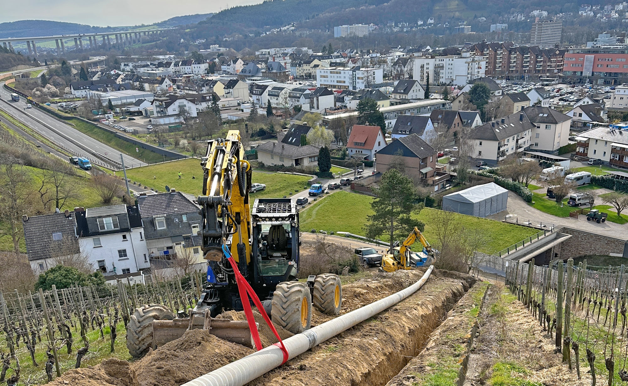 Entlang der Weinberge wurde die neue, endgültige Erdgashochdruckleitung im Ahrtal verlegt. Foto: Christof Schüller/Energienetze Mittelrhein