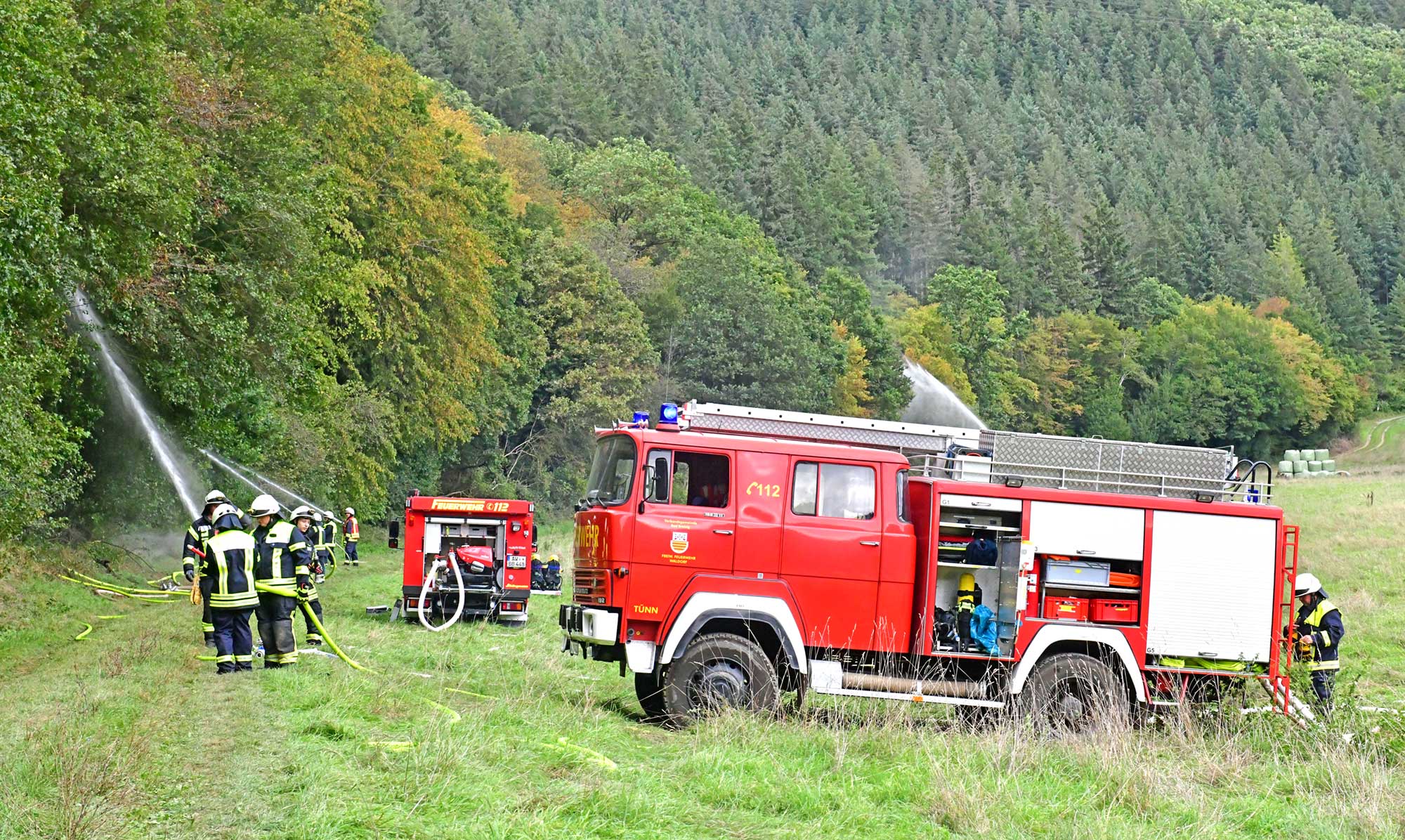 Rund 230 Einsatzkräfte probten das Löschen eines Waldbrands in der Ortslage Gönnersdorf. Foto: Gausmann / Kreisverwaltung Ahrweiler