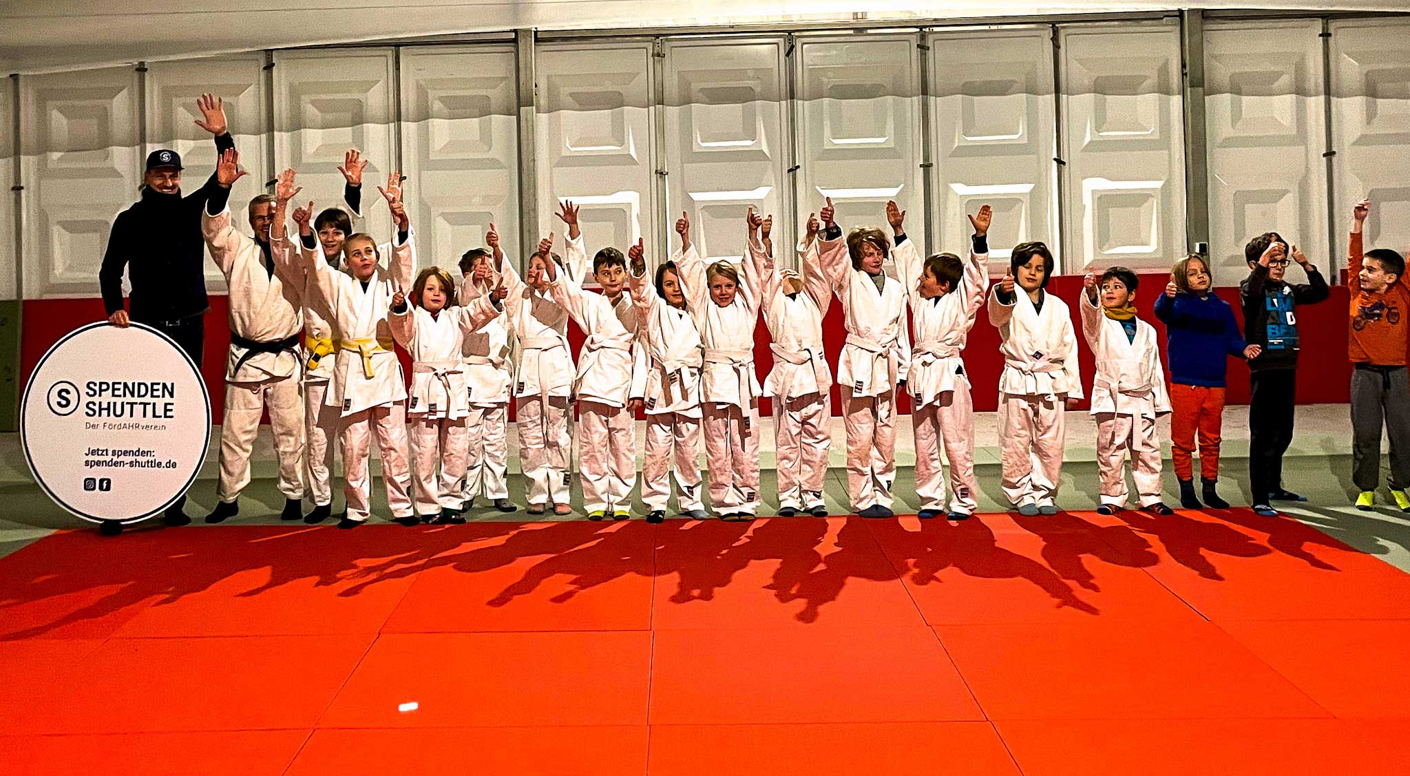 Spenden-Shuttle. Eine von über 30 Aktionen: Judo für Kids