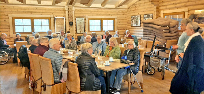 Gemeinsam erinnerten sich die Senior*innen an vergangene Frühlingstage. Foto: Stadtverwaltung Sinzig, Sabine Schmitz