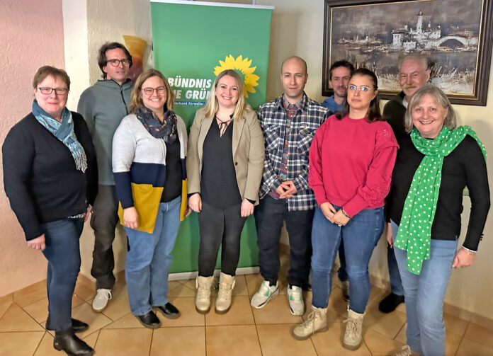 v.l.n.r: Heidi Höhr, Georg Pröbstl, Jasmin Lemler, Verena Örenbas, Erkan Örenbas, Stefan Hummel, Tahmineh Bahadorizadeh, Hans Bruns, Jutta Bruns