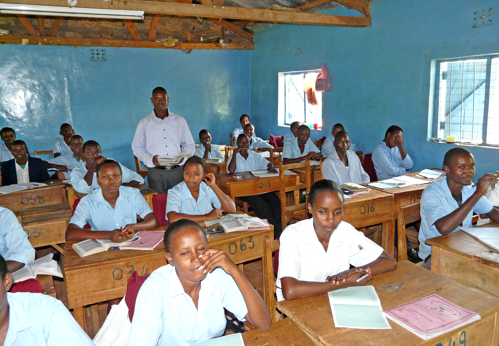Erfolg des “fairen Handels“: Fast die Hälfte der Kinder in Mitunguu in Kenia kann die Oberschule besuchen (Bliss)