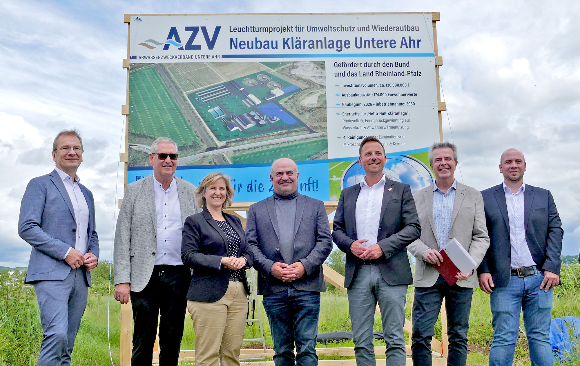 Enthüllung der Tafel für die Kläranlage