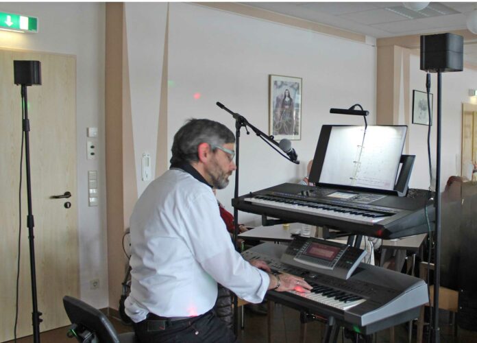 Der Musikant Peter Speich sorgt auch bei der 4. “Breisiger TanZZeiT“ am 26. Juni wieder für den richtigen Schwung.“ Foto: Kulturverein BREISIG.live (Michael Lüdtke)