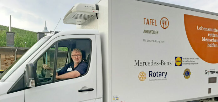Auch das Be- und Entladen zählt zu den Aufgaben eines Tafelfahrers.