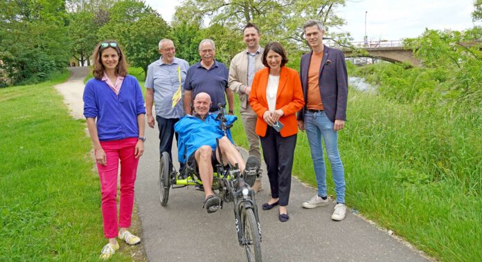 Die Liberalen setzen sich seit langem für die Verbesserung des Radwegenetzes ein, jetzt hat das Engagement und die Fürsprache bei Verkehrsministerin Daniela Schmitt Erfolg gezeigt. Foto: Marga Thormann