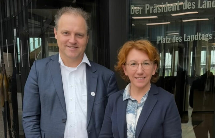 Michael Simon, MdL und jugendpolitischer Sprecher, Susanne Müller, MdL und Vorsitzende des Bildungsausschusses