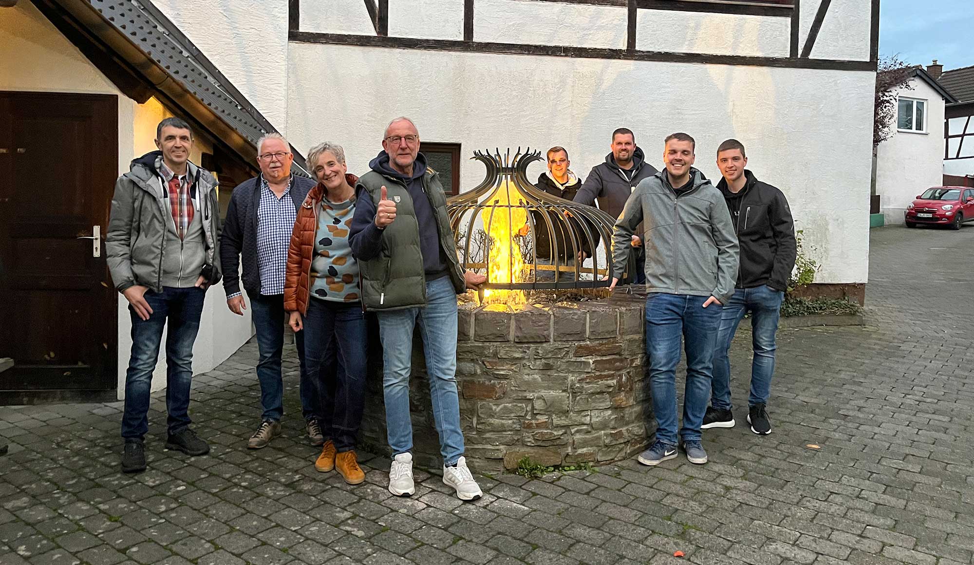 v.l. Thomas Sonntag, Hans-Willi Jungbluth, Susanne Thönnies, Olaf Wulf, Leon Bois, Dennis Bungard, Niclas & Marvin Sonntag. Foto: Werner Henninger