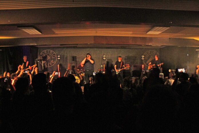 Kapelle Petra live auf der Bühne im “Kultschuppen“ Jahnhalle Bad Breisig