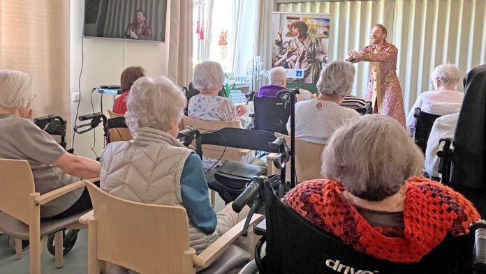 Das Märchenland zu Gast im Marienhaus Seniorenzentrum St. Anna. Foto: Birgit Stupp