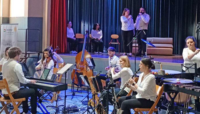 Die Darsteller des Ensembles Musical for you wurden von einem Live-Orchester begleitet